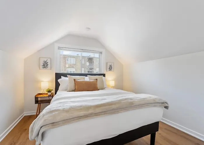New 10-min To Downtown Holiday home *