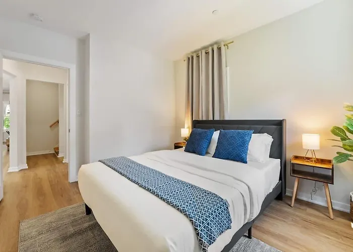 Holiday home New 10-min To Downtown *