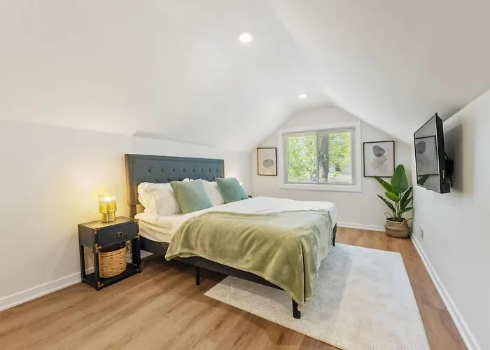 New 10-min To Downtown Holiday home